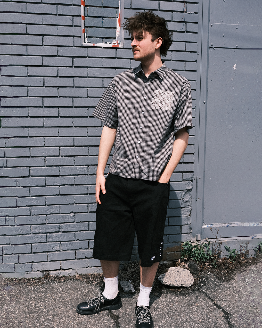 tag button up shirt (dark plaid)